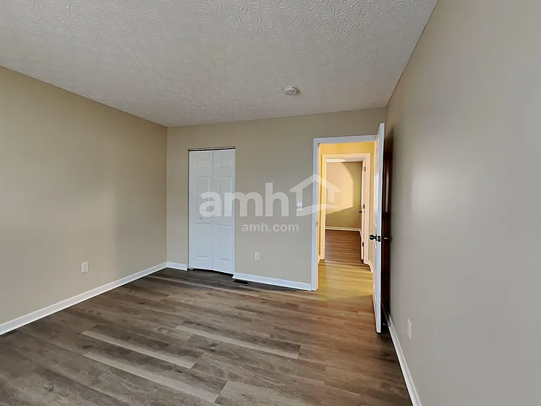 1009 Legacy Ln — Photo 15