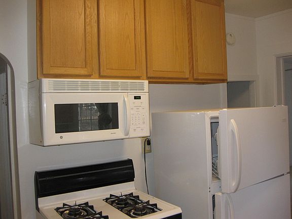 3rd image of 630 Walnut St