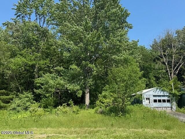 2nd image of 185 Finley Road