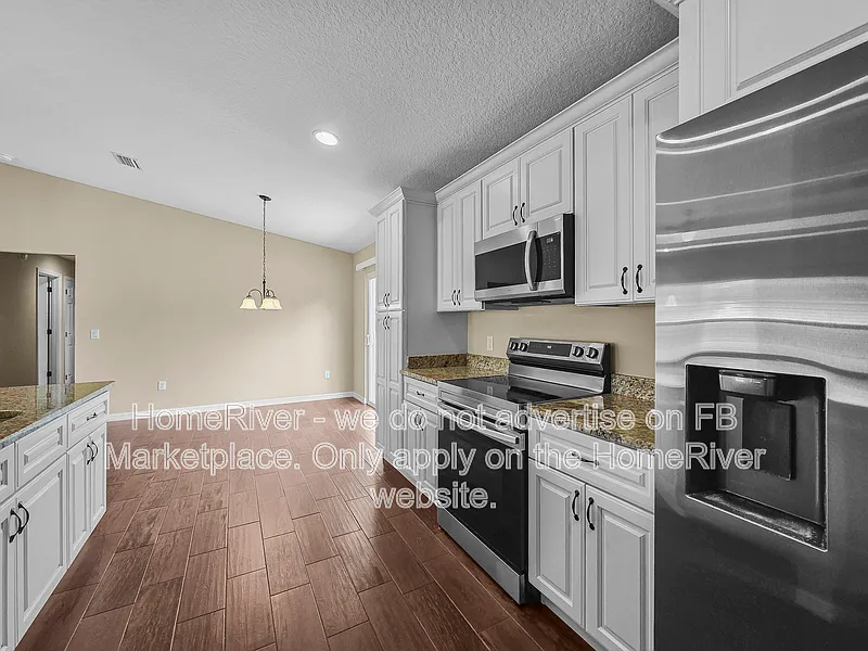 3 bed, 2.0 bath, 1245 sqft, $1,725 — Photo 2