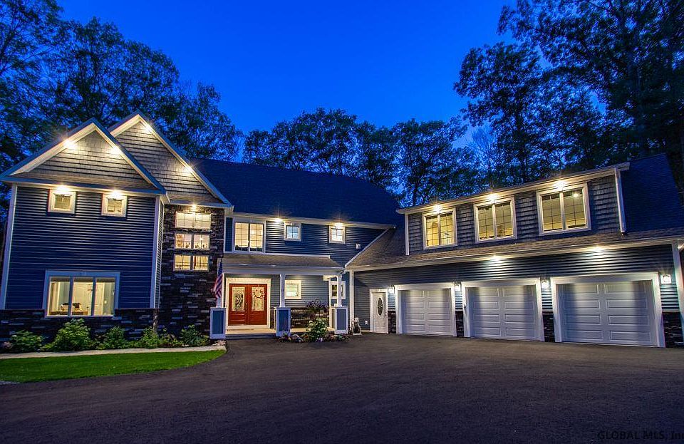 1st image of 14 Brock Dr