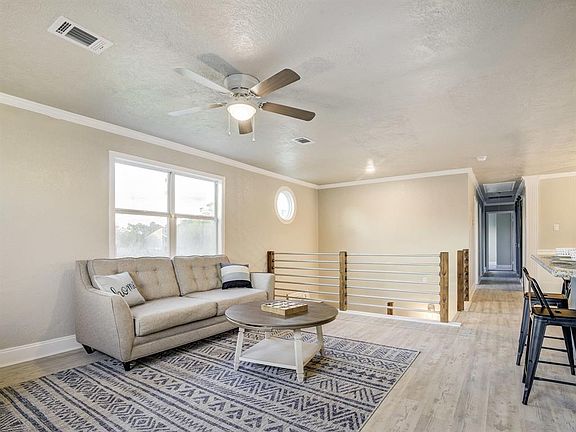 4th image of 625 Shadylawn St