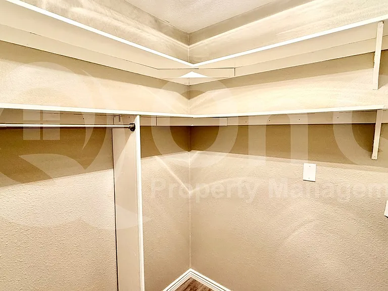 827 N 86th Way — Photo 26