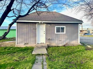 1220 Roosevelt Ct, Sunnyside, WA