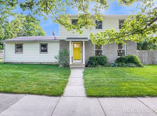 1625 Auburn Ave NE, Grand Rapids, MI 49505