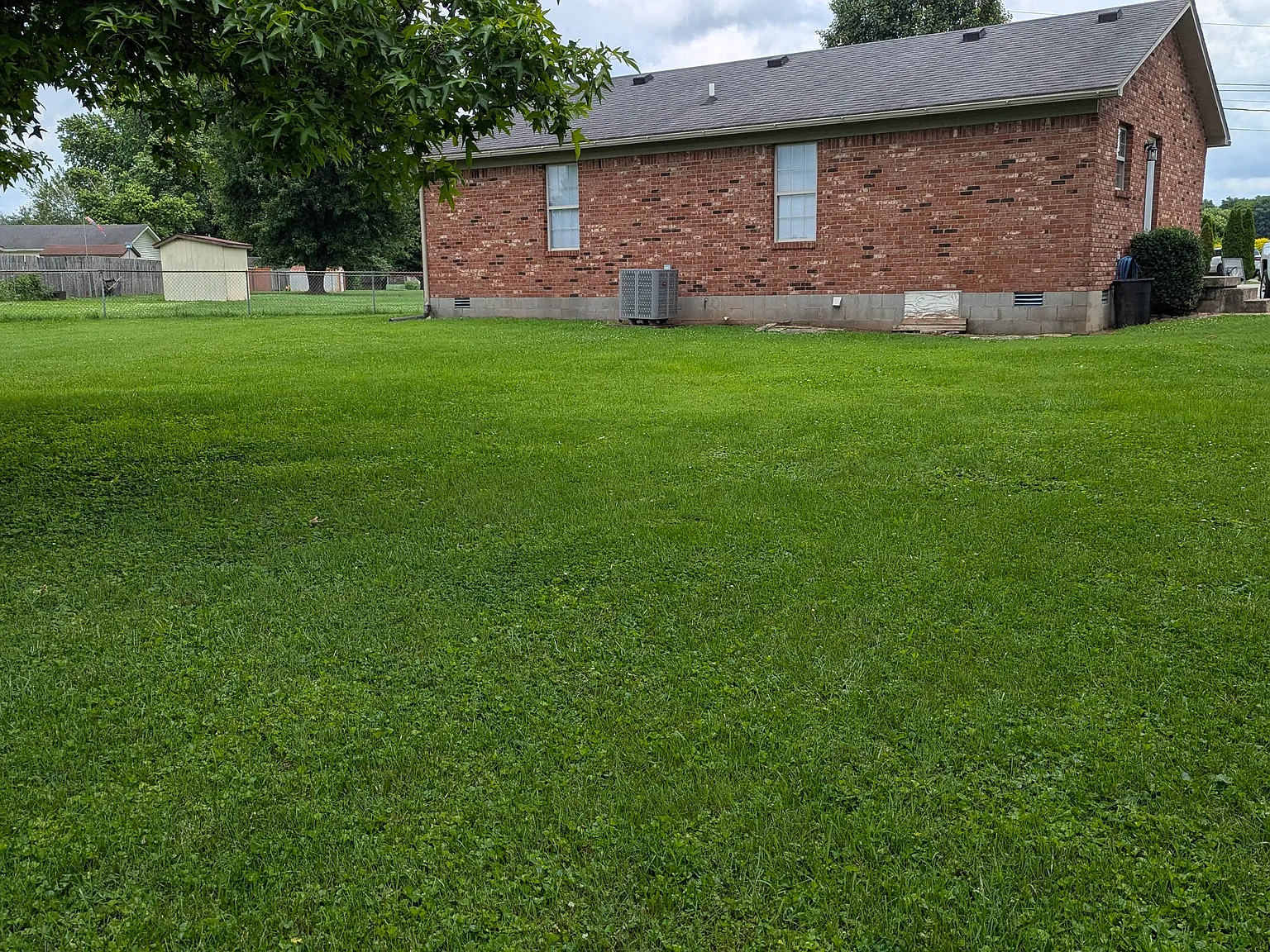 108 Cecil Ct — Photo 2