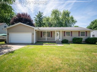 1518 Diane Dr, Flushing, MI 48433