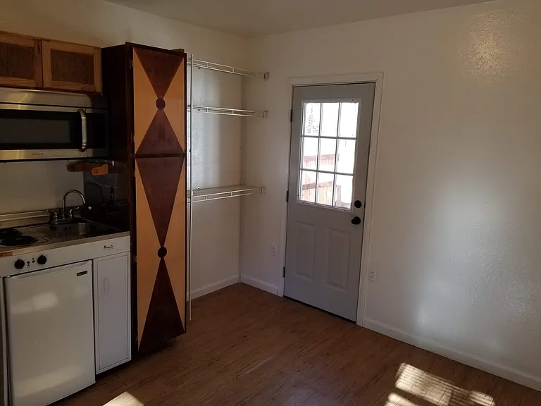 13730 Redwood Hwy #2 — Photo 3