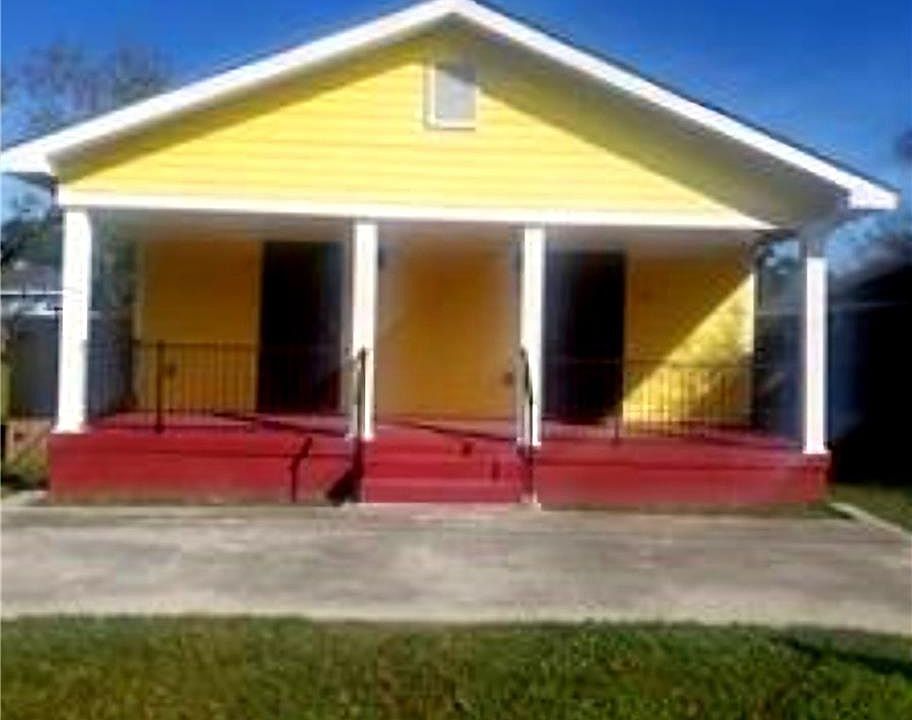 1st image of 7941-43 Devine Ave