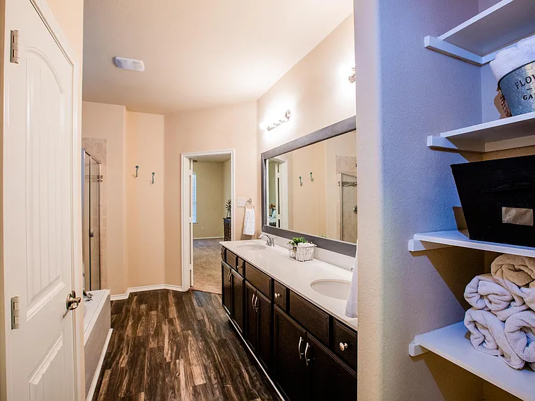 1324 Red River Dr — Photo 19