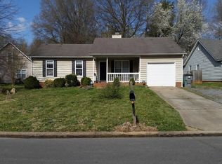 6705 Raeburn Ln, Charlotte, NC 28227
