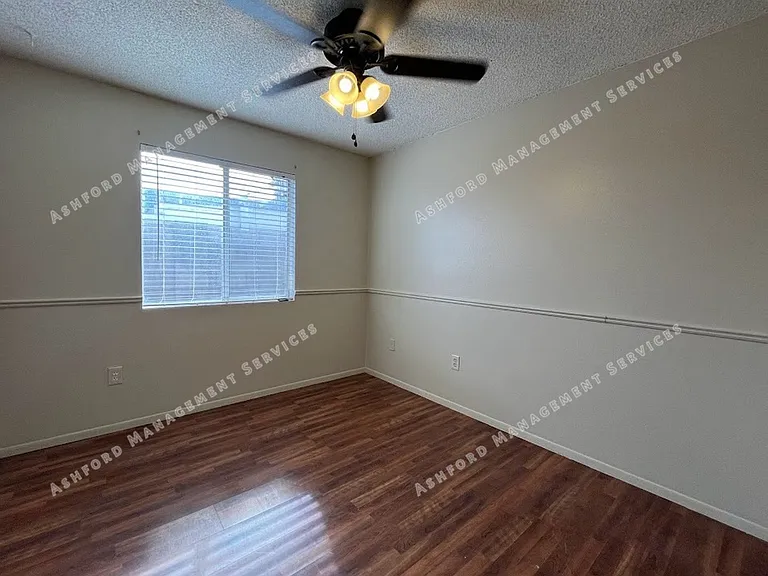 12229 N 48th Ave — Photo 17