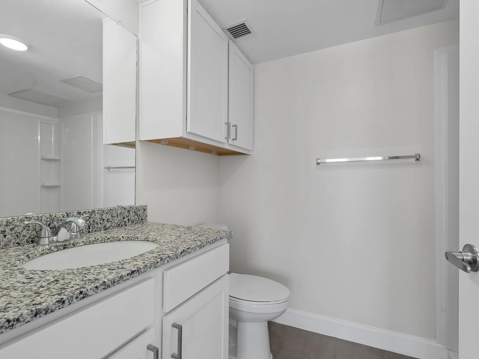 1 bed, 840 sqft, $1,450 — Photo 2