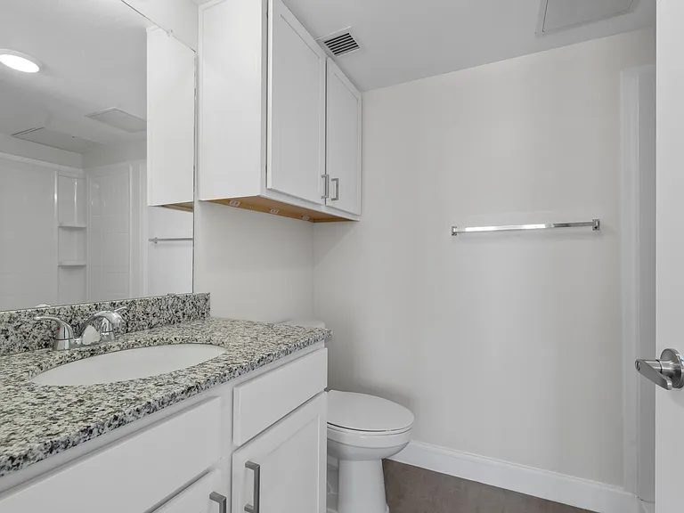 4 N 4th St #1602 — Photo 9