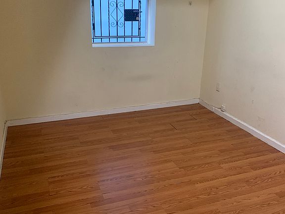 4th image of 27 Logan Ave Floor 1