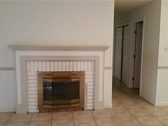 5th image of 6036 Hillglen Dr