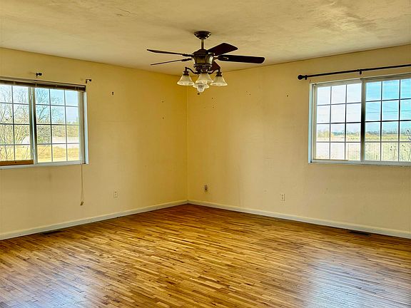 4th image of 5943 N Ridge Rd