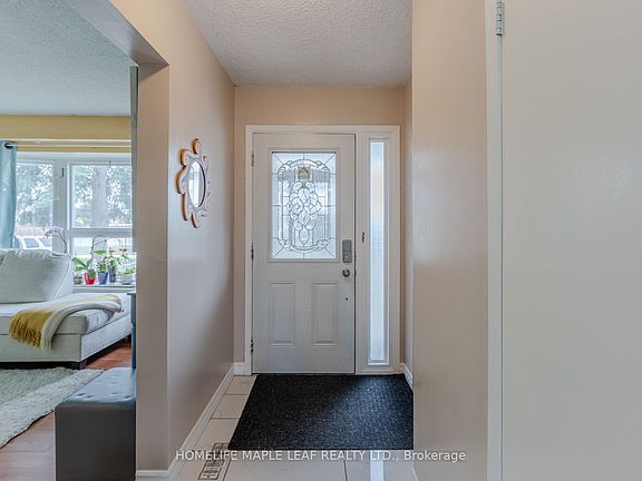 5th image of 148 Hansen Rd N