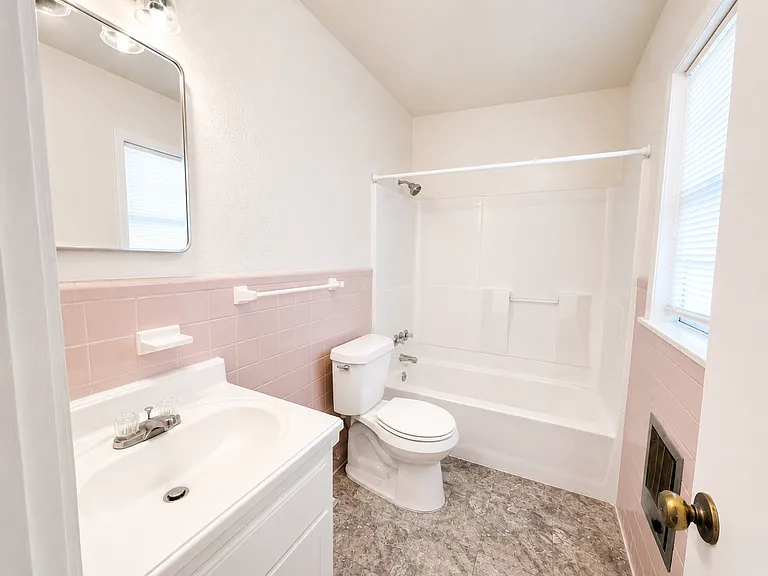 804 S 31st St #17 — Photo 7