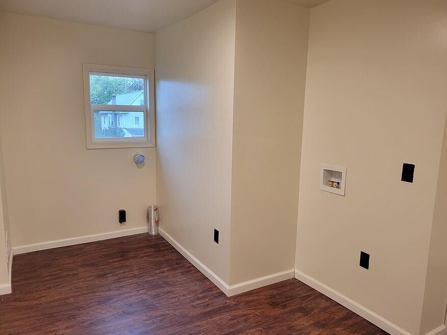 Laundry Area Washer Dryer hookups, 2nd floor