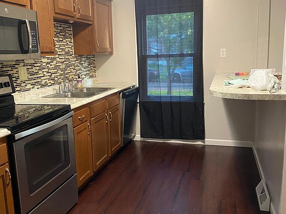 3rd image of 10123 Saint Martha Ln