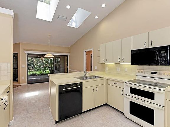 5th image of 5807 22nd Avenue Dr E