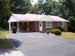 313 Lynn St, Hurt, VA 24563