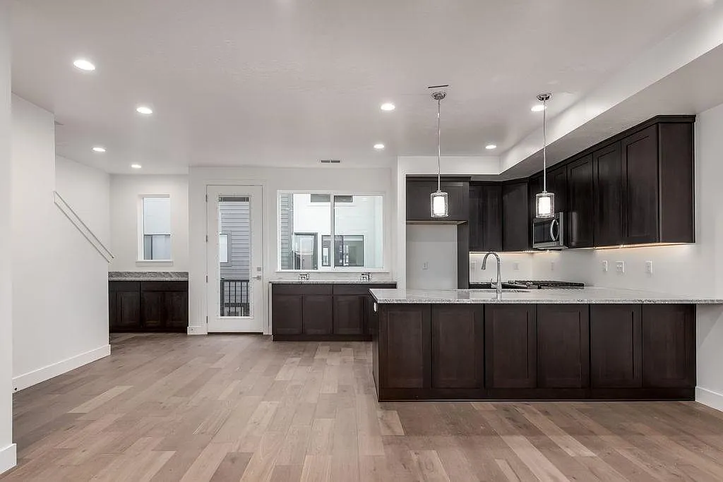 Building Photo - 3006 S Elgin Hill Ct #6