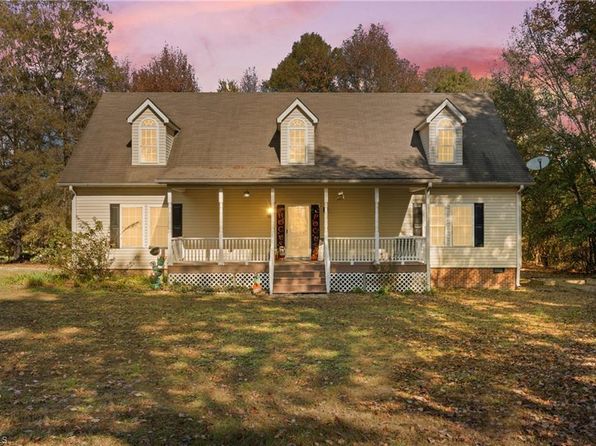 7039 Old 421 Rd, Liberty, NC 27298