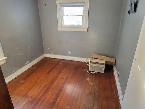 2nd image of 937 Westwood Ave