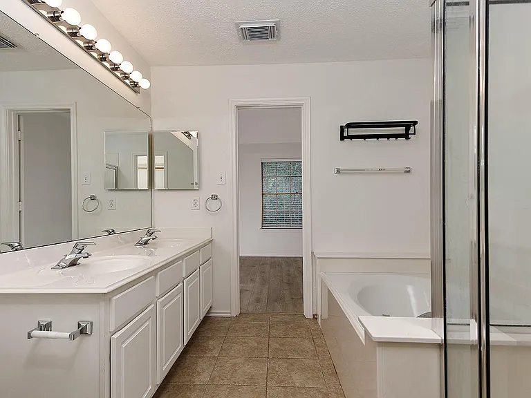 222 Blushwood Pl — Photo 23