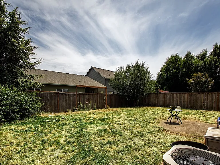 568 Donna Dr — Photo 31