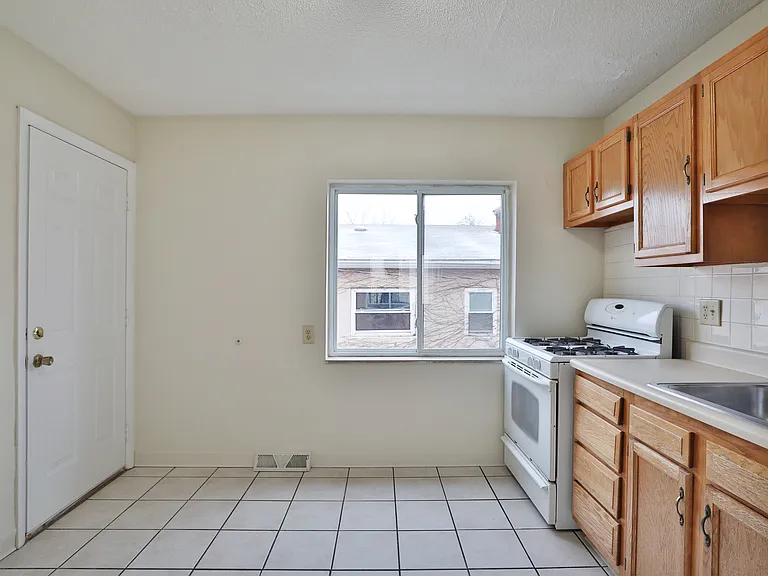 460 E Norwich Ave #A — Photo 9