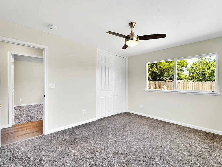 156 Sawyer St — Photo 23