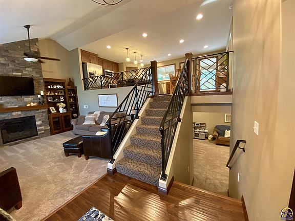 5th image of 5431 SW Westport Dr