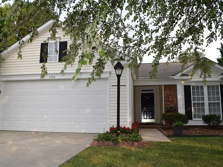 4100 Suttle Pl — Photo 1