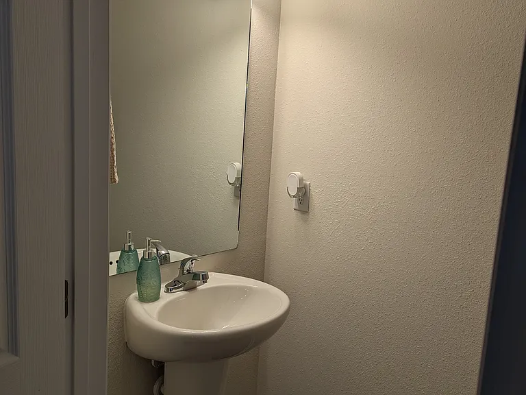 1724 Cocoanut Rd — Photo 9