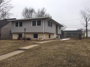 2522 Hoeschler Dr, La Crosse, WI 54601