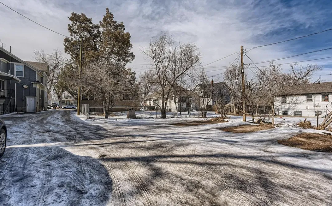 3 bed, 900 sqft, $1,350 — Photo 3