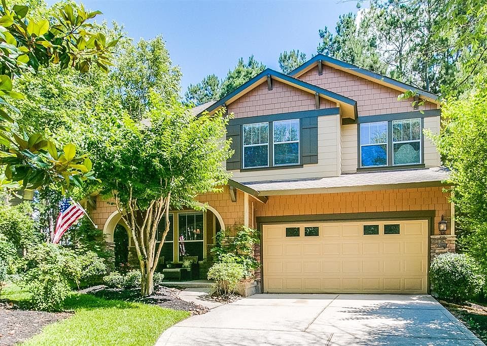 This home sits on a friendly cul-de-sac with great access to trails and parks,