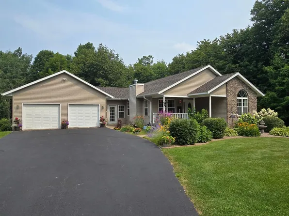 W11246 Lamplight Ln, Antigo, WI 54409