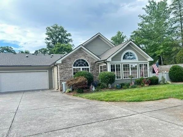 2409 Waterwheel Dr, Winston Salem, NC 27103