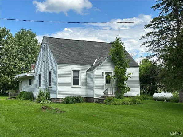 8362 Price Rd, Holland Patent, NY 13354