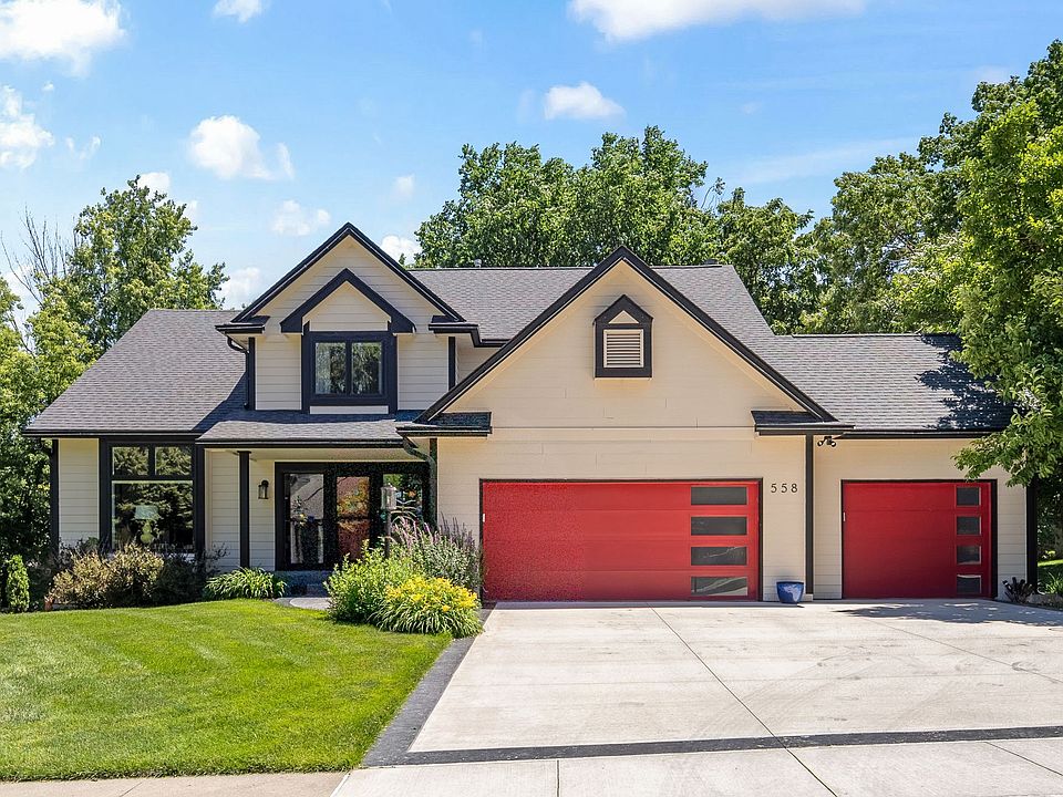 1st image of 558 S 34th Ct