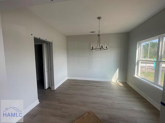 2nd image of 302 McClelland Loop NE