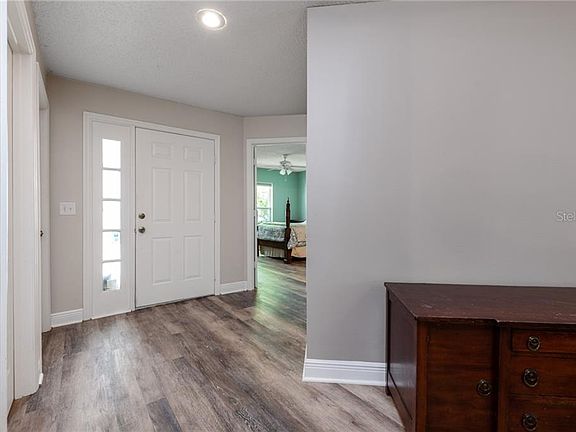 3rd image of 1007 Malcolm Ct