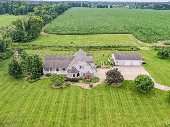 2086 Haines Rd, Lapeer, MI 48446