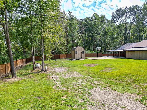 4th image of 155 Henry Dr