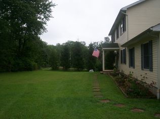 29 Dewey Ln, Glen Gardner, NJ 08826