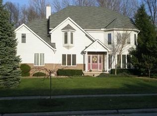 705 Blossom Dr, Amherst, OH 44001